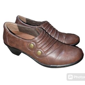 Easy Street women's shoes